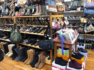 石垣靴店の画像です